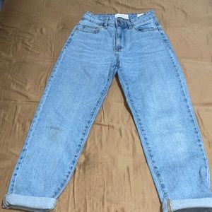 HIGH WAISTED MOM JEANS